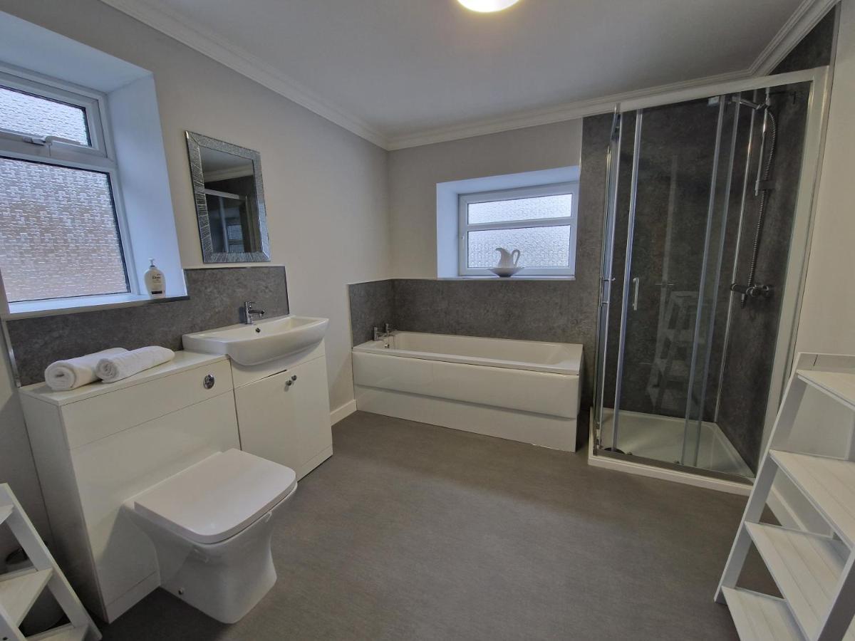 Lewis Gethin House, Newly Renovated Cottage Sleeps 9, Close To Bike Park Wales Merthyr Tydfil Dış mekan fotoğraf